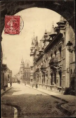 Ak Douai Nord, Perspective vers l'Hôtel de Ville