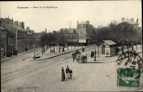 Ak Vierzon Cher, Place de la République