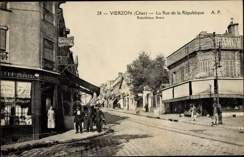 Ak Vierzon Cher, La Rue de la République