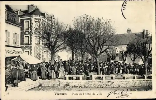 Ak Vierzon Cher, Place de l'Hôtel de Ville