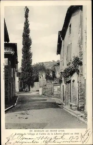 Ak St. Romain au Mont d'Or Rhône, Entrée du Village et l'Arbre de la Liberté planté en 1848