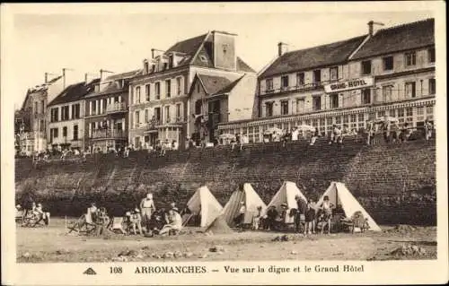 Ak Arromanches Calvados, Vue sur la Digue et le Grand Hotel