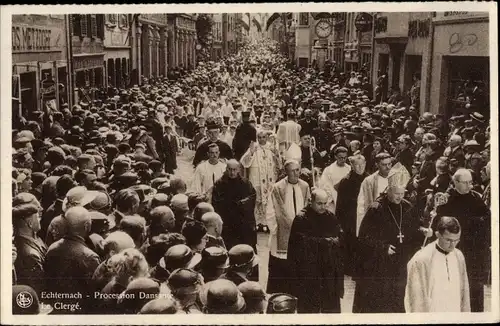 Ak Echternach Luxemburg, Procession Dansante, le Clergé