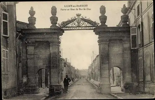 Ak Ligny en Barrois Meuse, Porte et Rue de Bar le Duc