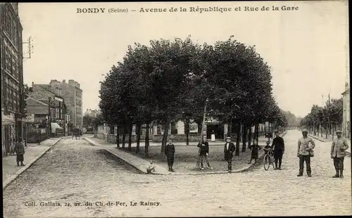 Ak Bondy Seine Saint Denis, Avenue de la Republique et Rue de la Gare