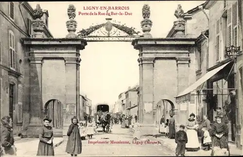 Ak Ligny en Barrois Meuse, Porte de la Rue de Bar le Duc