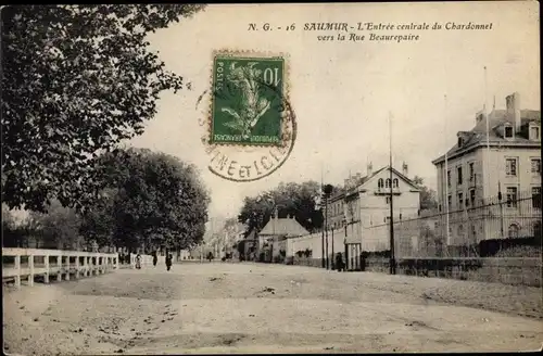 Ak Saumur Maine et Loire, Entrée centrale du Chardonnet, Rue Beaurepaire