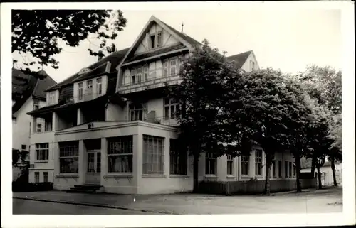 Ak Ostseebad Kühlungsborn im Kreis Rostock, FDGB Ferienhaus Nordischer Hof, Dr. Robert Koch