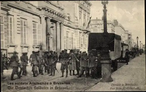 Ak Bruxelles Brüssel, Deutsche Soldaten vor dem Ministerium, Transportwagen