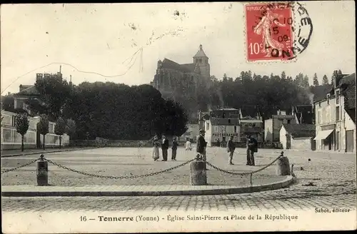 Ak Tonnerre Yonne, Eglise Saint Pierre et Place de la Republique