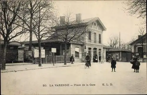 Ak La Varenne Val de Marne, Place de la Gare