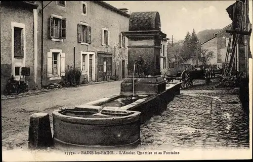 Ak Bains les Bains Vosges, Ancien Quartier et sa Fontaine