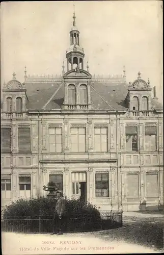 Ak Revigny Lothringen Meuse, Hotel de Ville, Facade sur les Promenades