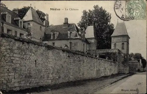 Ak Medan Yvelines, Le Chateau