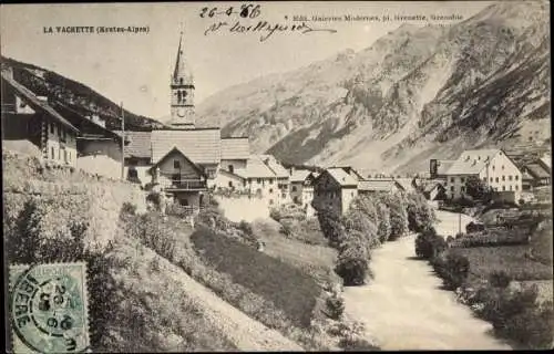 Ak La Vachette Hautes-Alpes, Blick auf den Ort, Kirche, Flusspartie