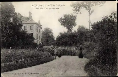 Ak Montsoult Val d'Oise, Villa Bethanie, Arrivee d'un patronage