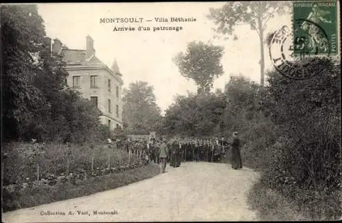 Ak Montsoult Val d'Oise, Villa Bethanie, Arrivee d'un patronage