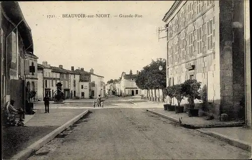 Ak Beauvoir sur Niort Deux Sèvres, Grande Rue
