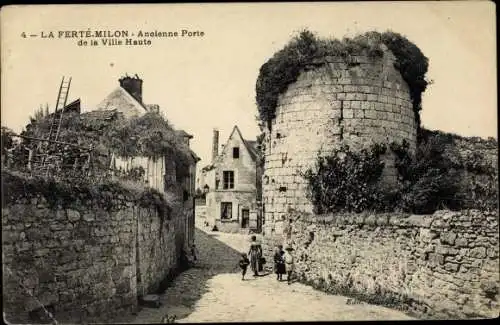 Ak La Ferte Milon Aisne, Ancienne Porte de la Ville Haute