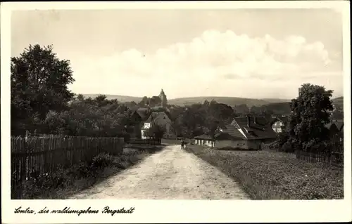 Ak Sontra im Werra Meißner Kreis, Straße in die Stadt, Blick zur Kirche