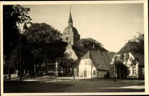 Ak Burg auf der Insel Fehmarn, Kirche, Straßenpartie