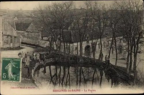 Ak Sergines les Bains Yonne, La Piscine