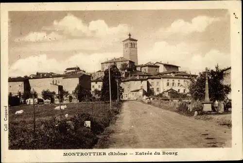 Ak Montrottier Rhône, Entrée du Bourg