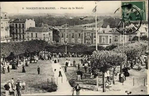 Ak Nogent sur Marne Val-de-Marne, Place de la Mairie