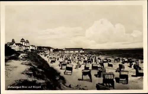 Ak Seebad Binz auf Rügen, Strand, Kurhaus