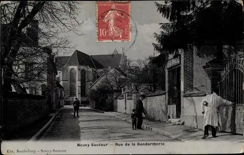 Ak Neuvy Sautour Yonne, Rue de la Gendarmerie