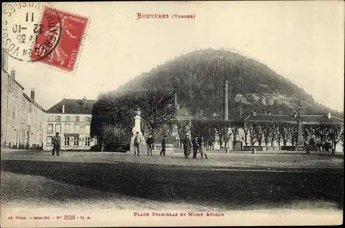 Ak Bruyeres Lothringen Vosges, Place Stanislas et Mont Avison