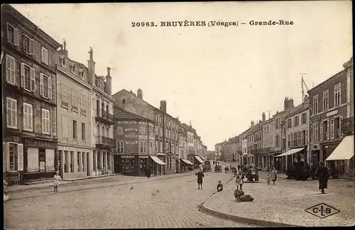 Ak Bruyeres Lothringen Vosges, Grande Rue, Geschäfte