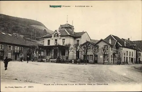 Ak Bussang Lothringen Vosges, Place de l'Hotel de Ville et Route vers la Frontiere