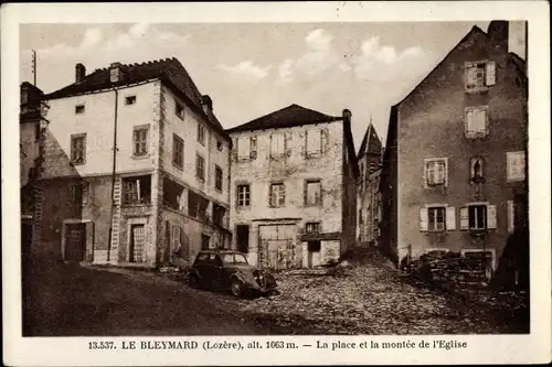 Ak Le Bleymard Lozère, La Place et la montée de l'Église