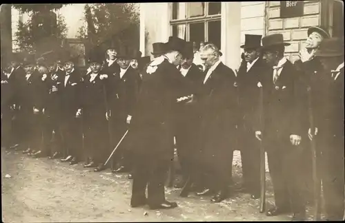 Foto Ak Wanheim Angerhausen Duisburg Nordrhein Westfalen, Fest, Verleihung von Orden