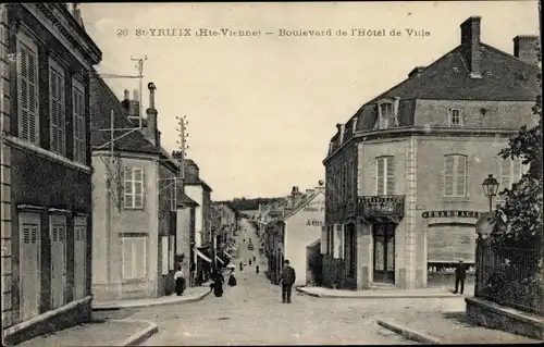 Ak St. Yrieix Haute Vienne, Boulevard de l'Hotel de Ville, Pharmacie