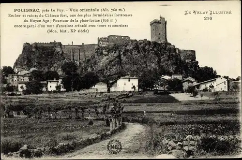 Ak Polignac Haute Loire, Vue générale avec le Rocher et les Ruines