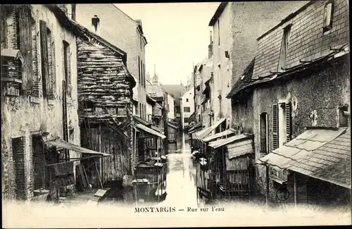 Ak Montargis Loiret, Rue sur l'Eau