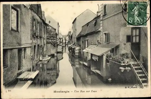 Ak Montargis Loiret, Une Rue sur l'eau