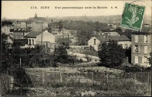 Ak Ivry Val-de-Marne, Vue panoramique vers la Mairie