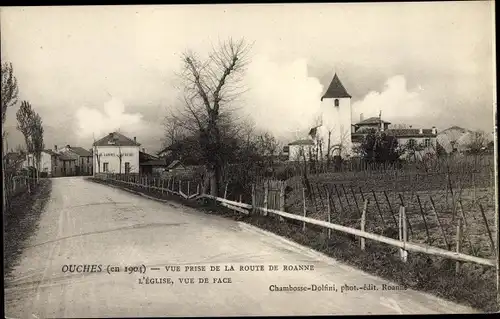 Ak Ouches Loire, Vue prise de la Route de Roanne, L'Église