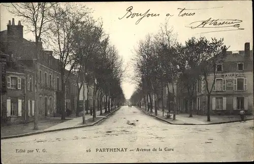 Ak Parthenay Deux Sevres, Avenue de la Gare