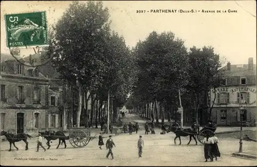 Ak Parthenay Deux Sevres, Avenue de la Gare