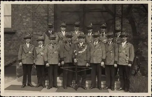 Foto Ak Gladbeck im Ruhrgebiet, Jäger in Uniformen, Gruppenportrait