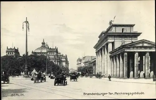 Ak Berlin Tiergarten, Brandenburger Tor, Reichstagsgebäude