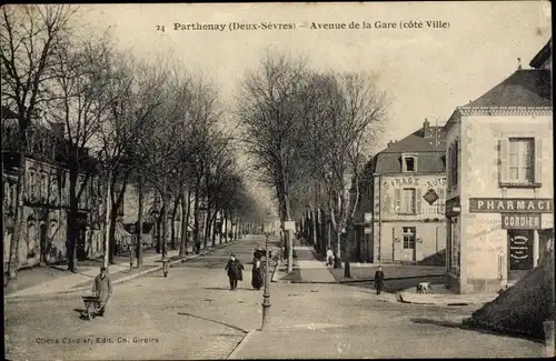 Ak Parthenay Deux Sevres, Avenue de la Gare