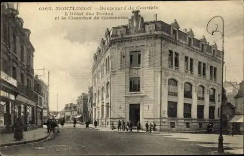 Ak Montlucon Allier, Boulevard de Courtais, L'Hôtel des Postes