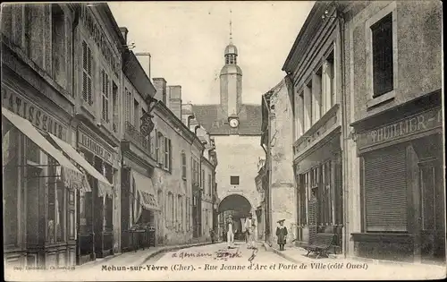 Ak Mehun sur Yèvre Cher, Rue Jeanne d'Arc et Porte de Ville, Côté Ouest