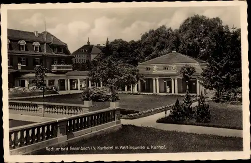 Ak Bad Brambach im Vogtland, Kurhotel mit Wettinquelle und Kurhof