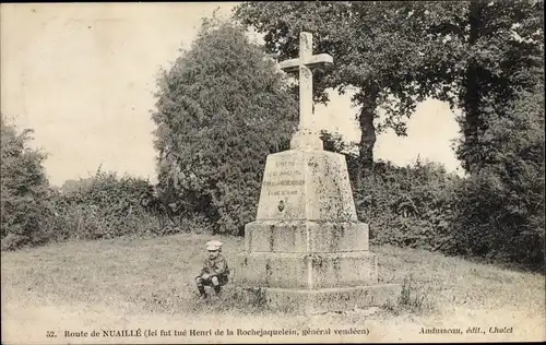 Ak Nueil sous Passavant Maine et Loire, Monument